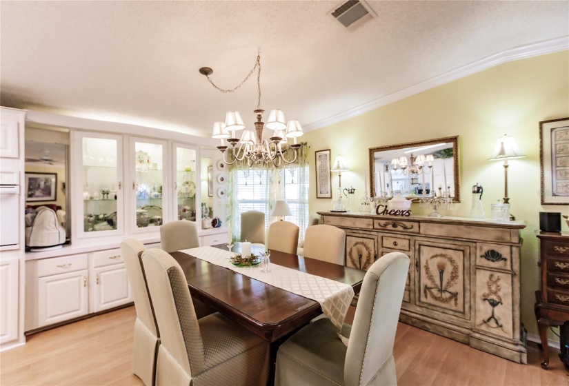 Beautiful large dinning room to entertain your guests.