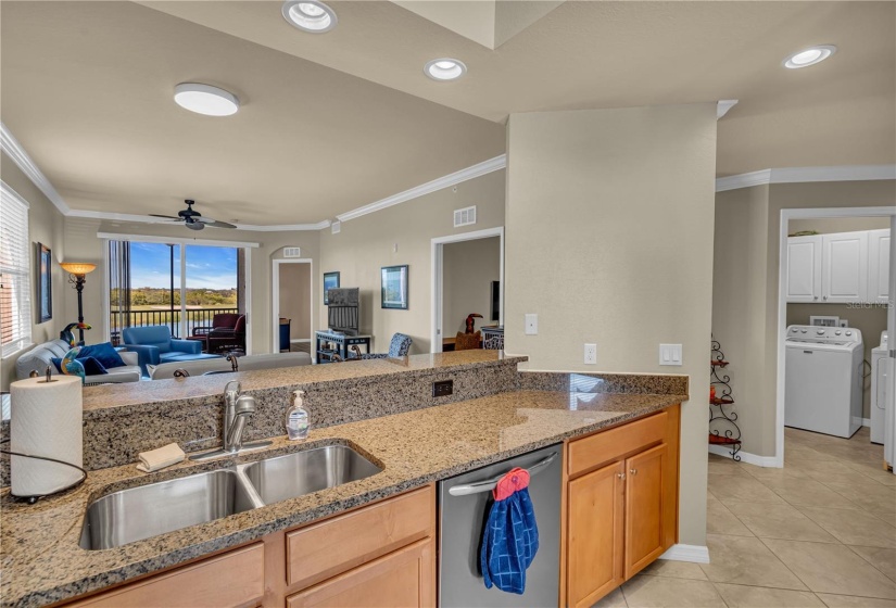 Kitchen and Breakfast Bar