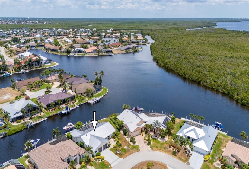 Welcome to 1425 Pine Island Court! Buckley's pass boat cut located in top right of photo, reach it in 8 minutes from here.