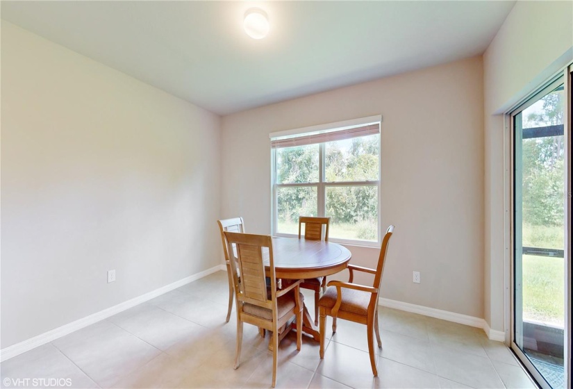 LARGE DINING AREA