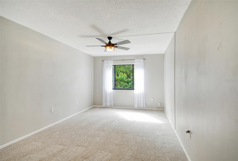 Newly painted (2024) and newly carpeted (2024) bedroom.