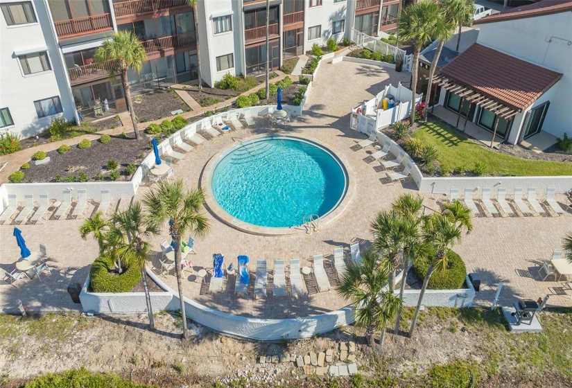 The round waterfront pool.