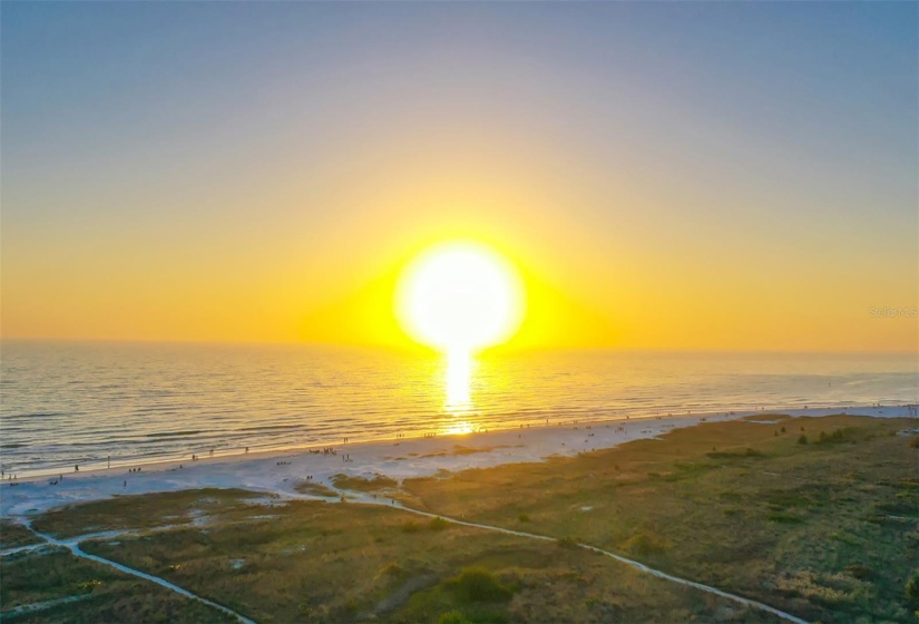 Enjoy nightly sunsets over the Gulf of Mexico on Siesta Beach!