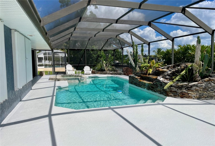 Plenty of deck space to enjoy the Florida sunshine!