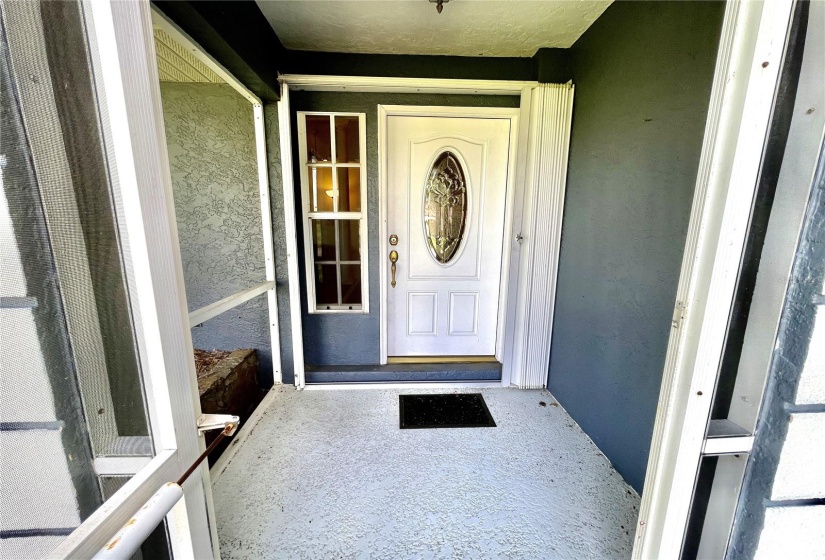 Screened entryway