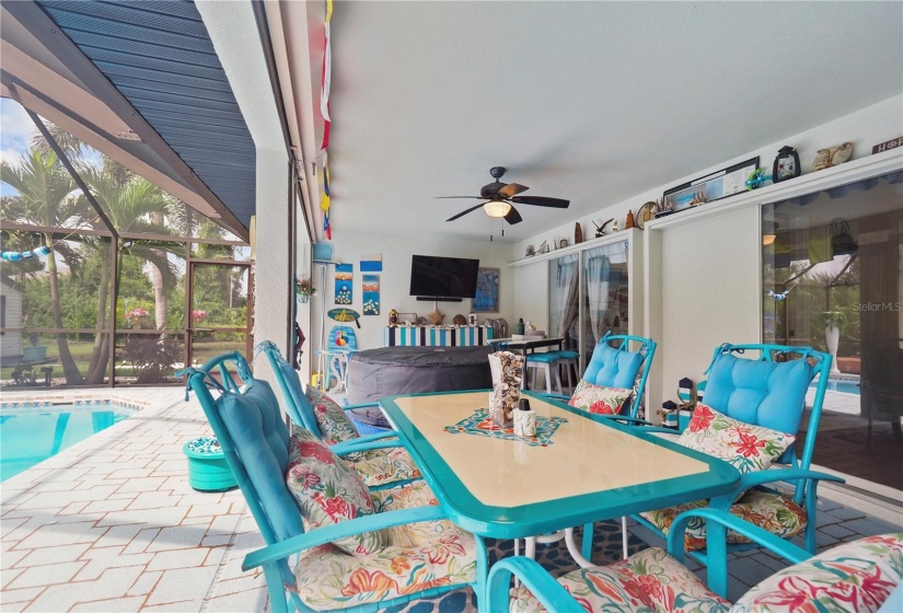 Lots of room for entertaining under your covered lanai