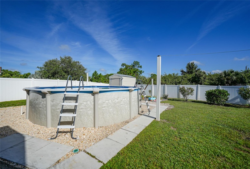 Well maintained above ground pool