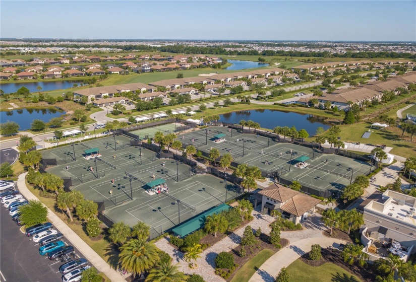 Lakewood National Tennis Courts