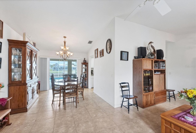 FORMAL DINING DIRECTLY OFF YOUR LIVING ROOM