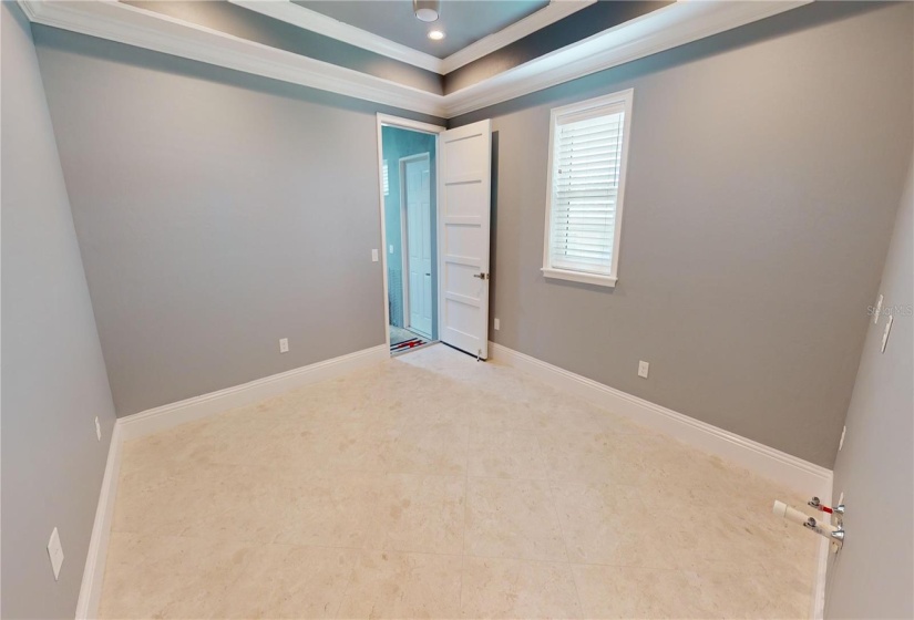 Bonus room with garage access