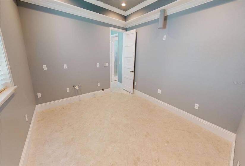 Bonus room with garage access