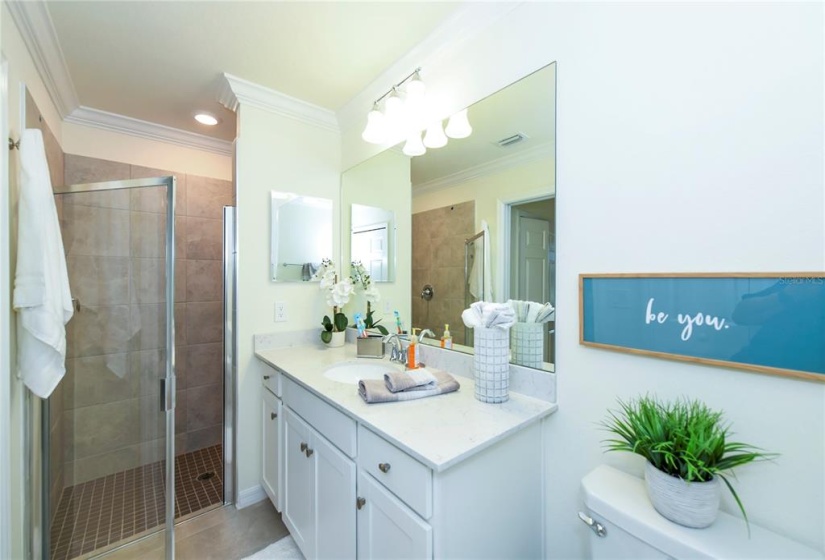 En -suite master bath