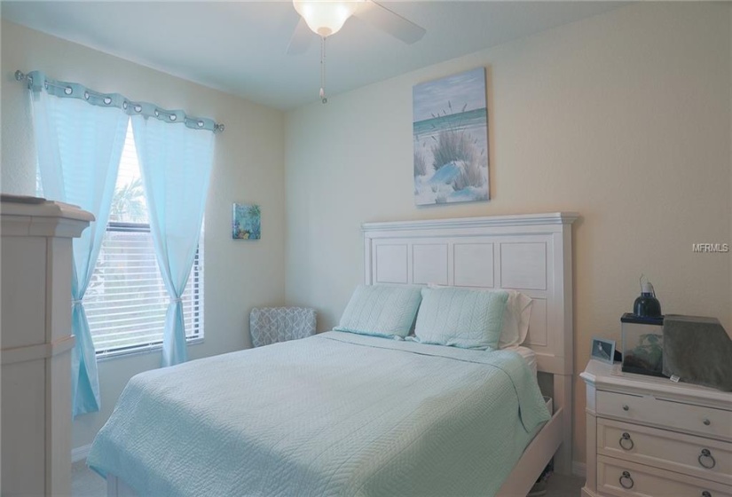 Guest bedroom with Queen size bed