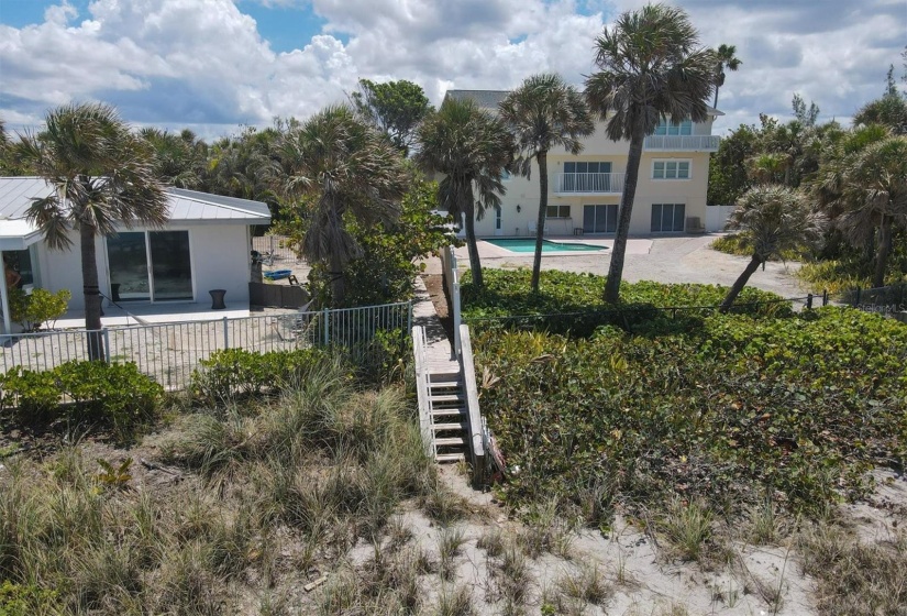 Deeded easement to the beach