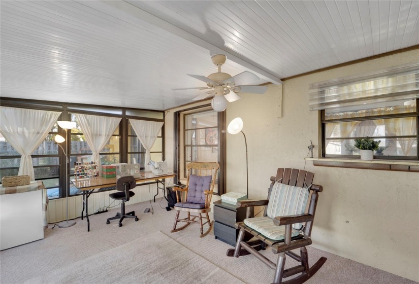 Screened porch (Lanai)