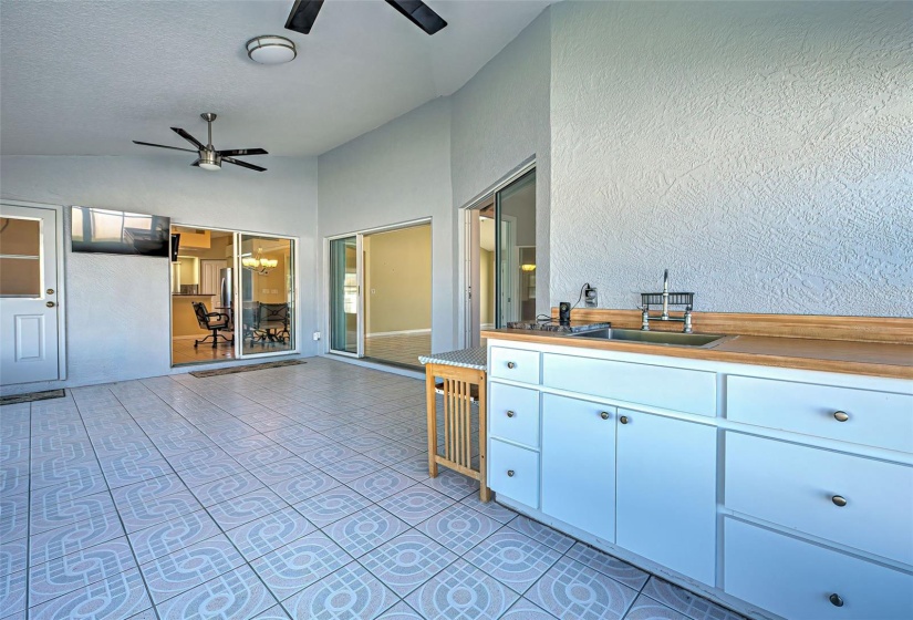 Wet bar for entertaining!