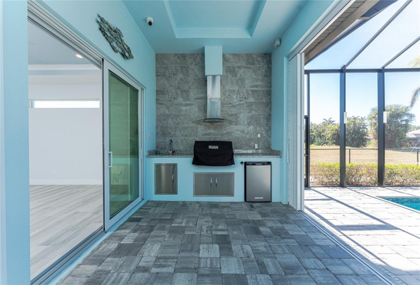 HUGE Covered Lanai - Outdoor Kitchen