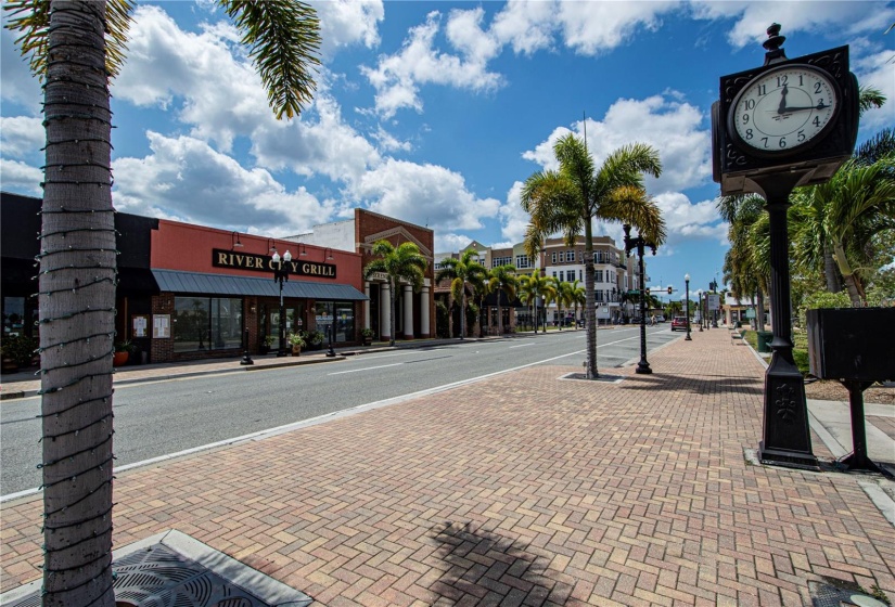 Downtown Punta Gorda is less than 7 minutes away!