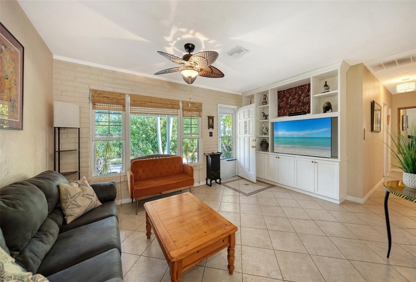 Spacious Living Room with Built-in Shelving