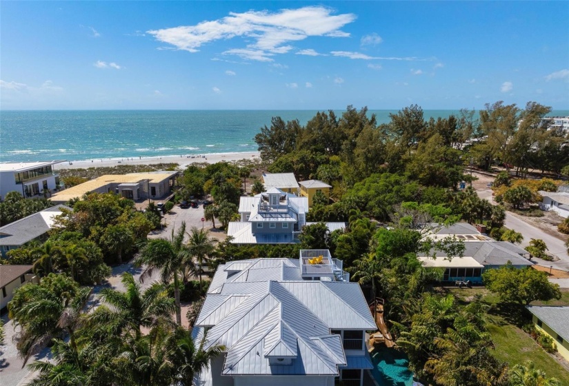 Aerial views, just 2 homes to the gulf of Mexico!