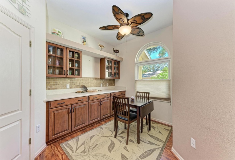 Kitchen eating area