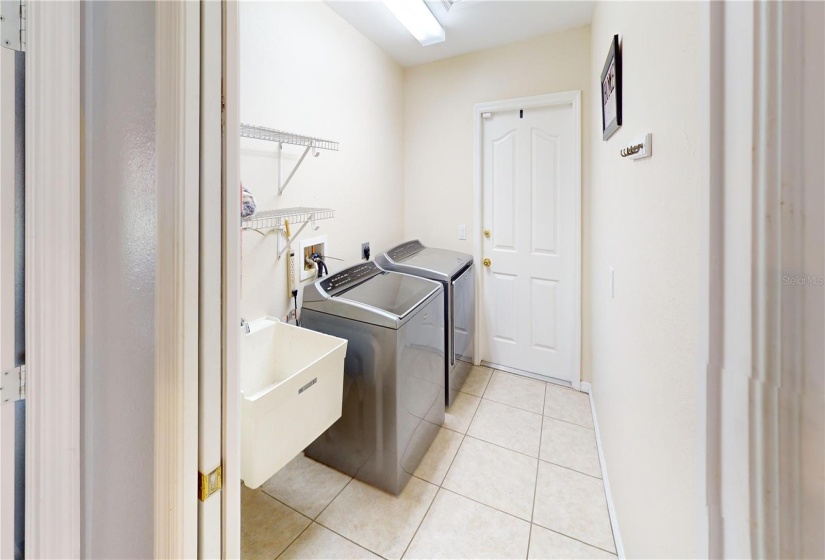 Laundry Room with wash sink