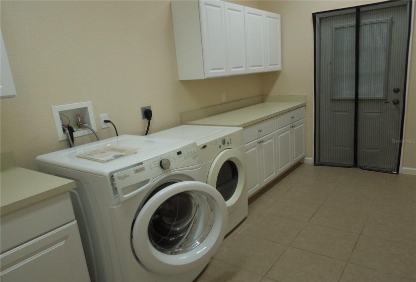 Apartment Laundry Room of Duplex at Tall Palms Ranch