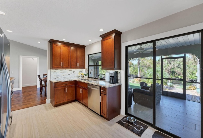 Kitchen & Screened in Lanai.