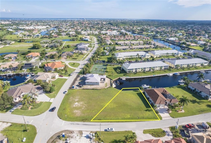 Adjacent lot #1400 Casey Key also available.