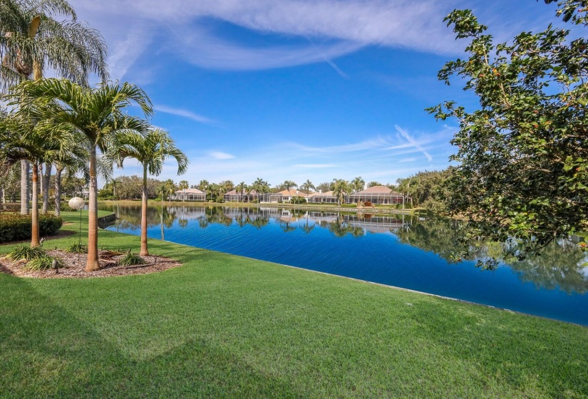 Gorgeous Panoramic Lakeviews