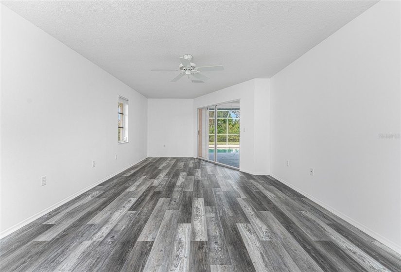 EXPANSIVE PRIMARY BEDROOM