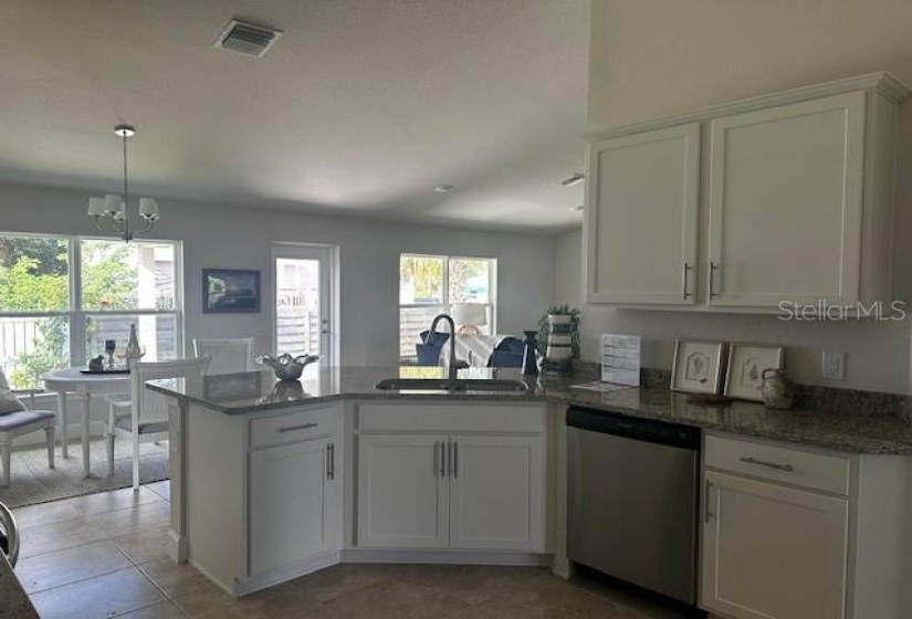 Light and Bright Kitchen